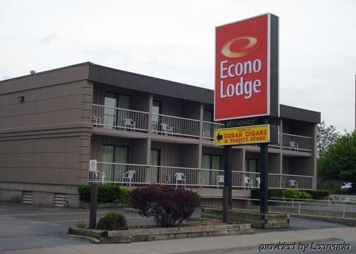 Econo Lodge By The Falls Niagara Falls Exterior photo